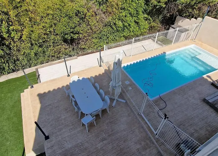 Villa Pour 10 Personnes Avec Piscine Et Jacuzzi