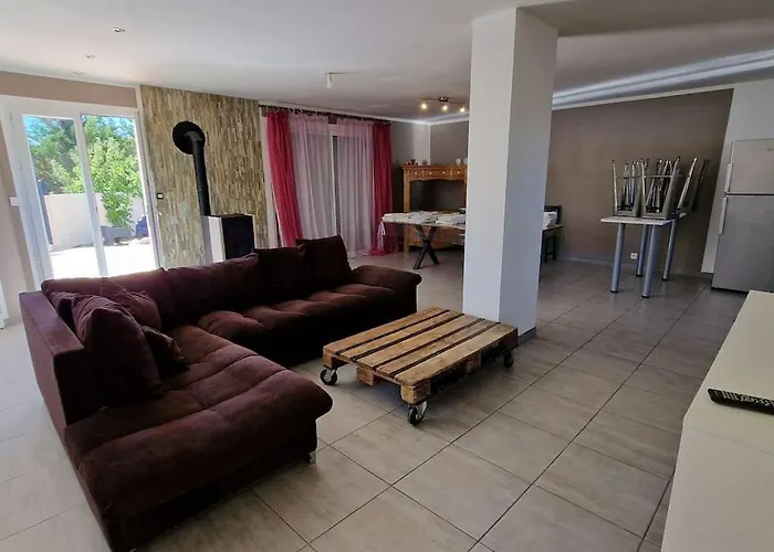 Villa Pour 10 Personnes Avec Piscine Et Jacuzzi