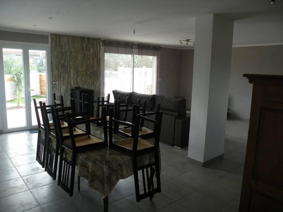 Pour 10 Personnes Avec Piscine Et Jacuzzi Ales