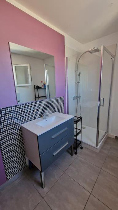 Holiday home Pour 10 Personnes Avec Piscine Et Jacuzzi Ales